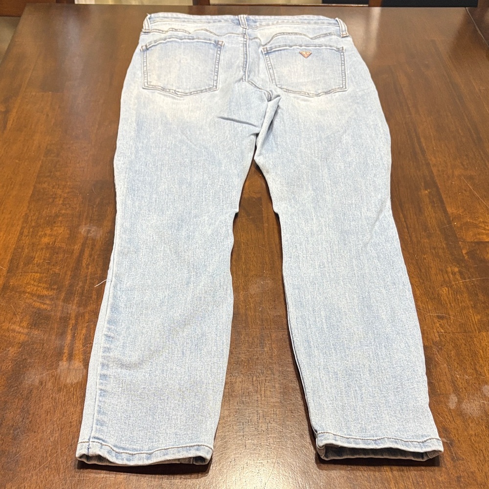 GUESS High Rise Light Blue Jeans - Picture 8 of 9